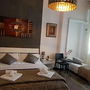 central-rooms.hotelitalianriviera.com/